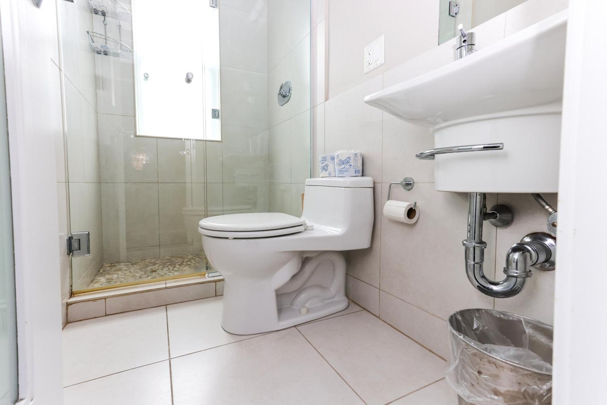 Furnished Newbury Street Studio, #6 Бостон Экстерьер фото