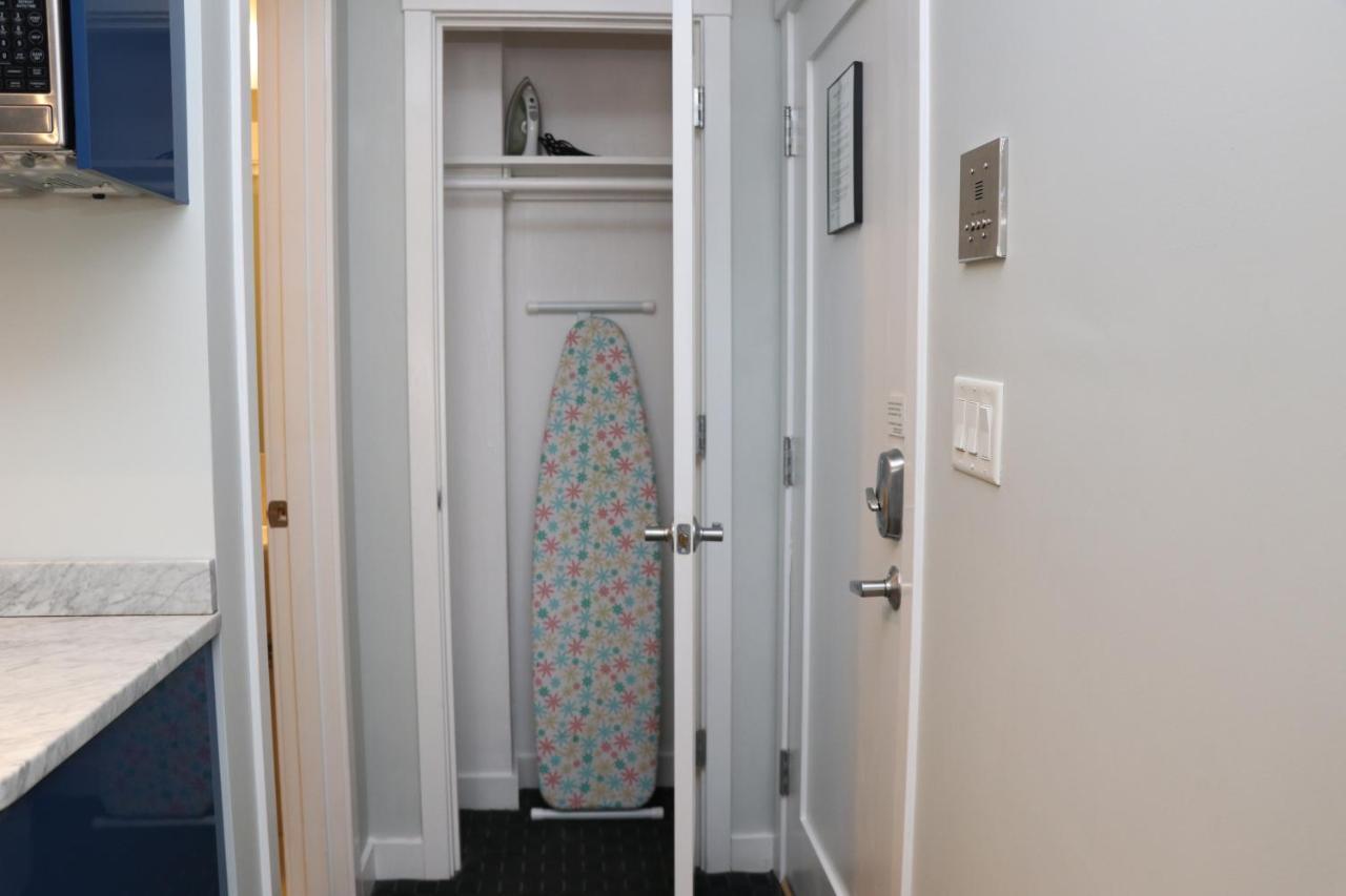 Furnished Newbury Street Studio, #6 Бостон Экстерьер фото
